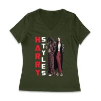 Vertical Text Red-Black Hary-Styls T-Shirt with Stylish Pose Women Jersey V-Neck